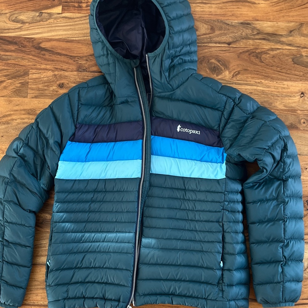 Cotopaxi Women' Fuego Hooded Down Teal Puffer Jacket